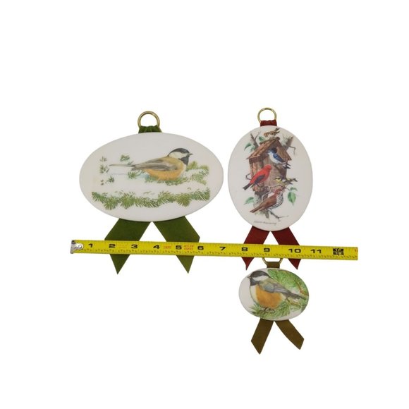 Vintage Ceramic Decoupage of Birds Wall Hangings with Velvet Ribbon Lot of 3 - Picture 8 of 8
